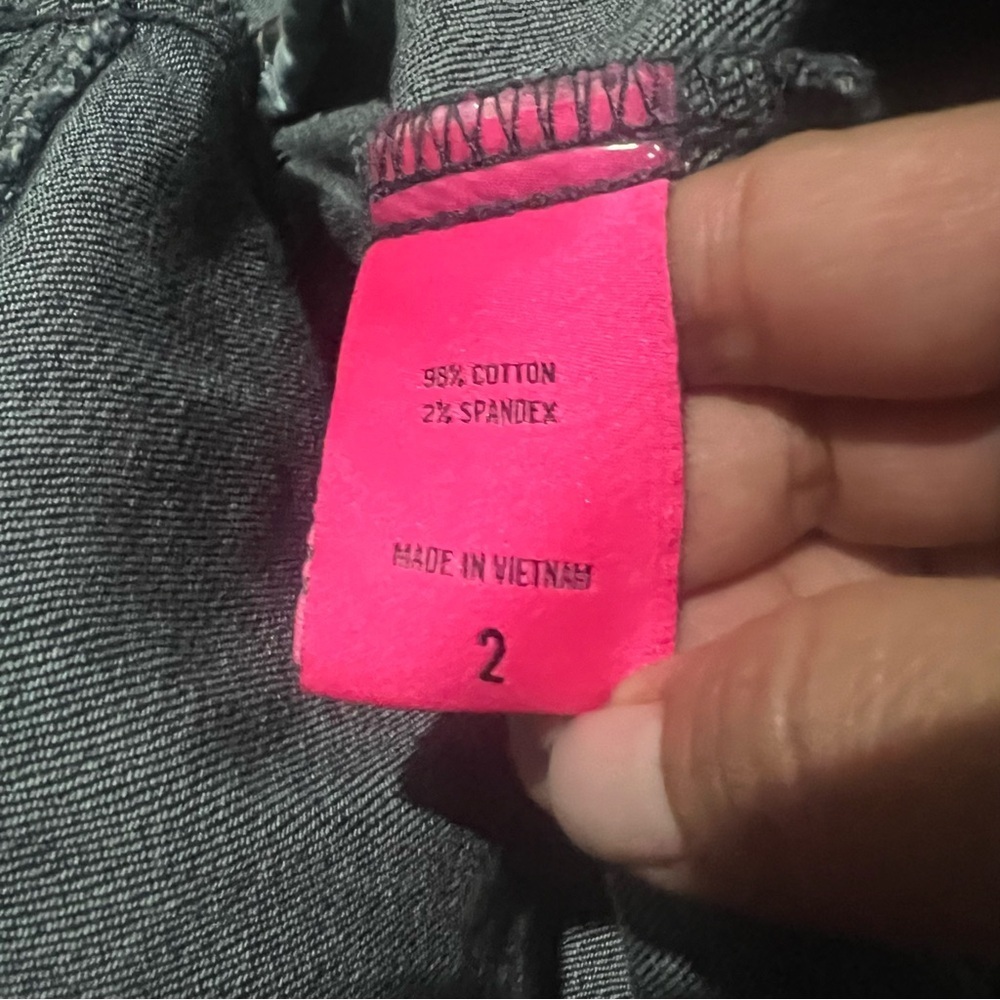 Torrid colab with Betsey Johnson denim hand skull painted trucker jacket 2X - Picture 4 of 5